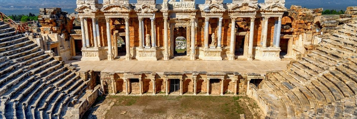 Pamukkale ve Hierapolis Beyaz Travertenlerin Ardındaki Antik Dünya
